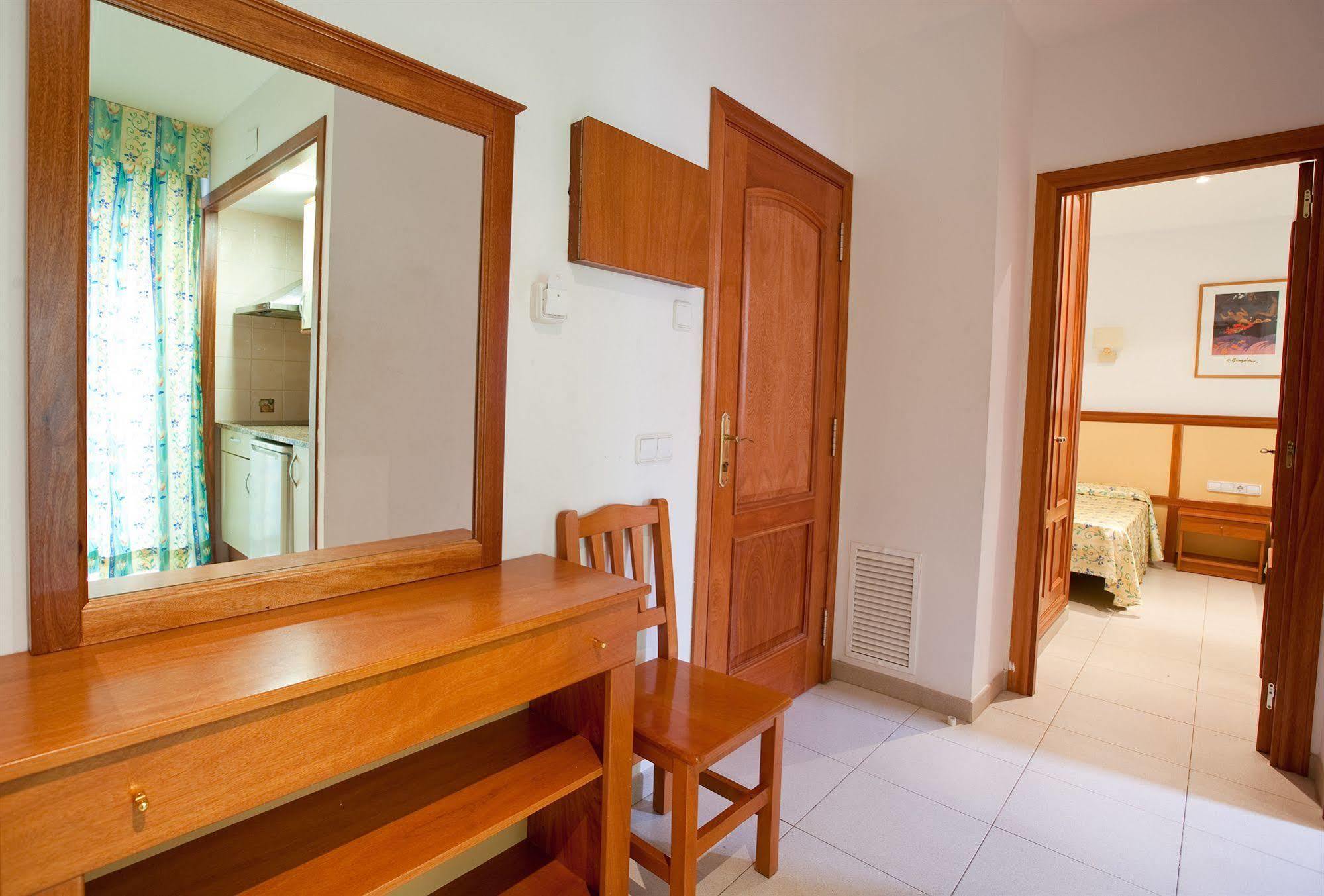 Apartamentos Royal Lloret de Mar Bagian luar foto