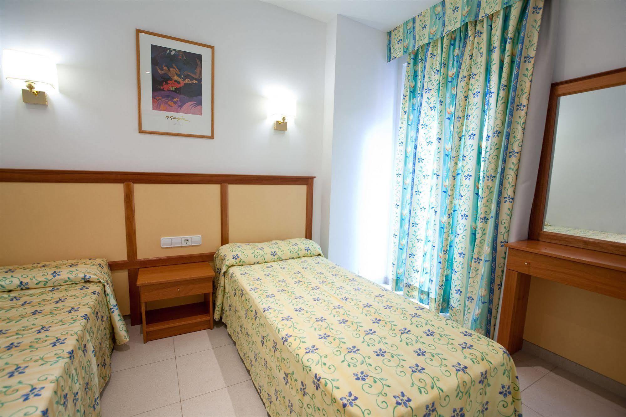 Apartamentos Royal Lloret de Mar Bagian luar foto
