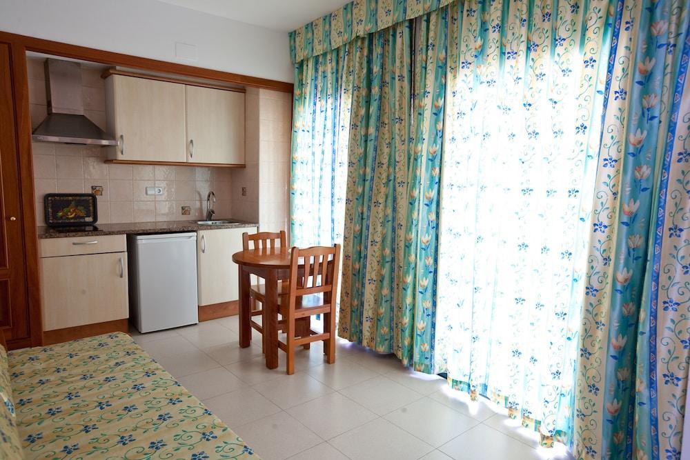 Apartamentos Royal Lloret de Mar Bagian luar foto